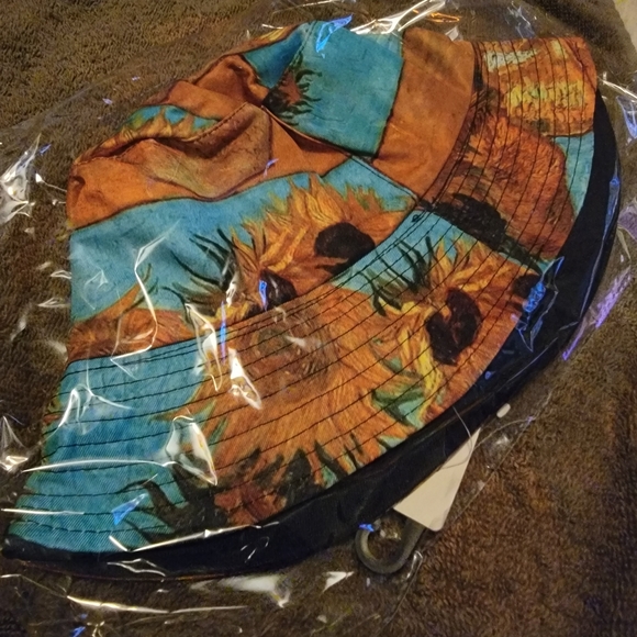 New In Package Multi Color bucket hat - Picture 6 of 11